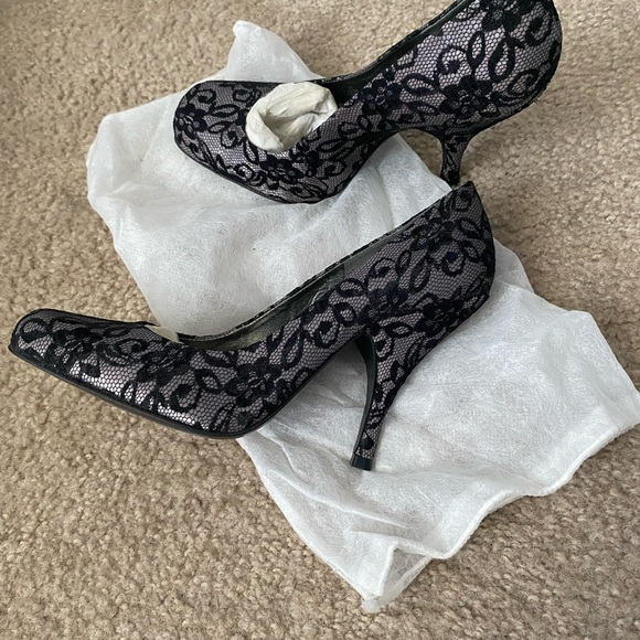 BCBGirls - Picture 5 of 6